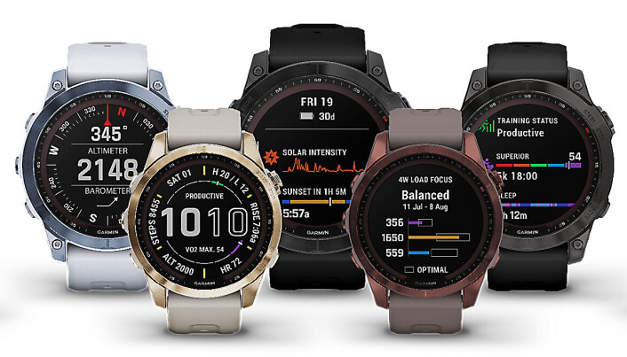 Fenix 7 kommer i tre ulike størrelser, ulike material som glass eller safir, og toppmodellen Fenix X kommer også med en innebygd lommelykt. Foto: Garmin Fenix 7 kommer i tre ulike størrelser, ulike material som glass eller safir, og toppmodellen Fenix X kommer også med en innebygd lommelykt. Foto: Garmin