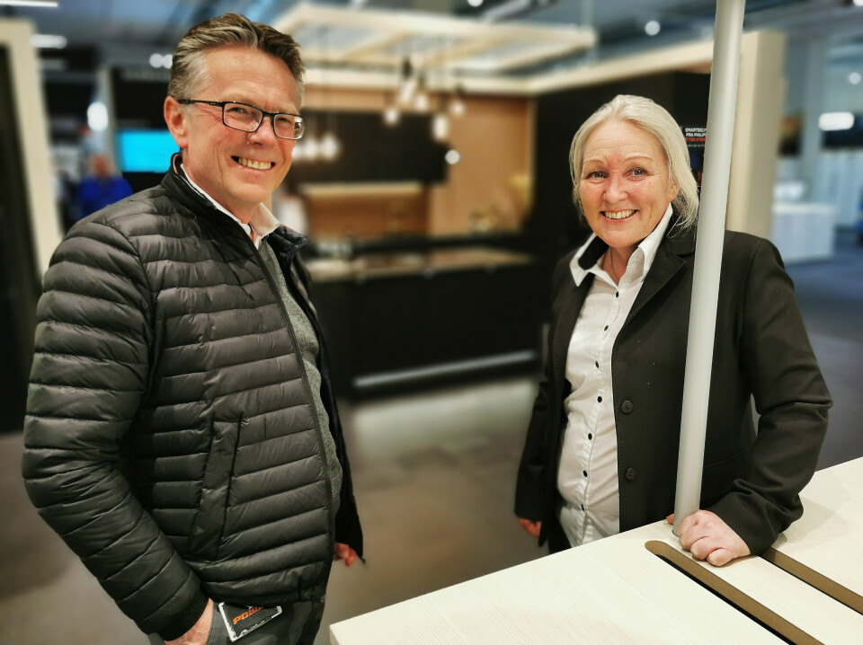 Franchise-ansvarlig Anders Normandbo i Power og salgssjef for kjøkken i Power Norge, Nina Rønningen. Foto: Stian Sønsteng