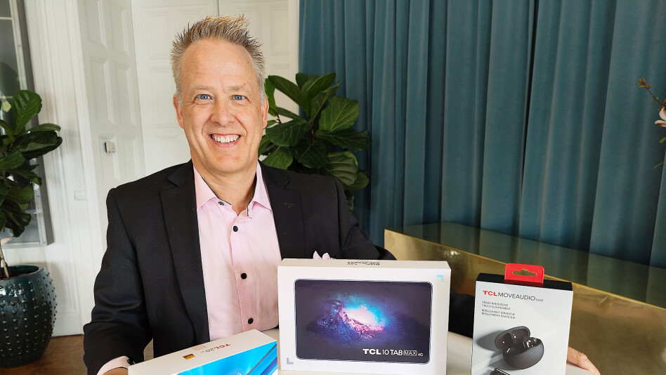 UTFORDRER MED EN TIDEL AV PRISEN