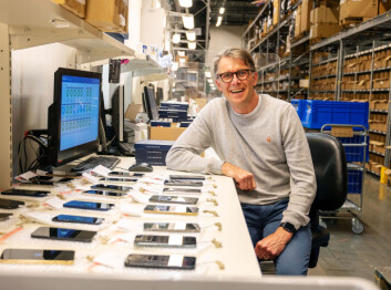 Per-Ivar Kleivdal, partner og innkjøpssjef i One2Cel og Teleoutlet, tror det norske bruktmarkedet på mobil ligger på 200.000 telefoner. Foto: Teleoutlet
