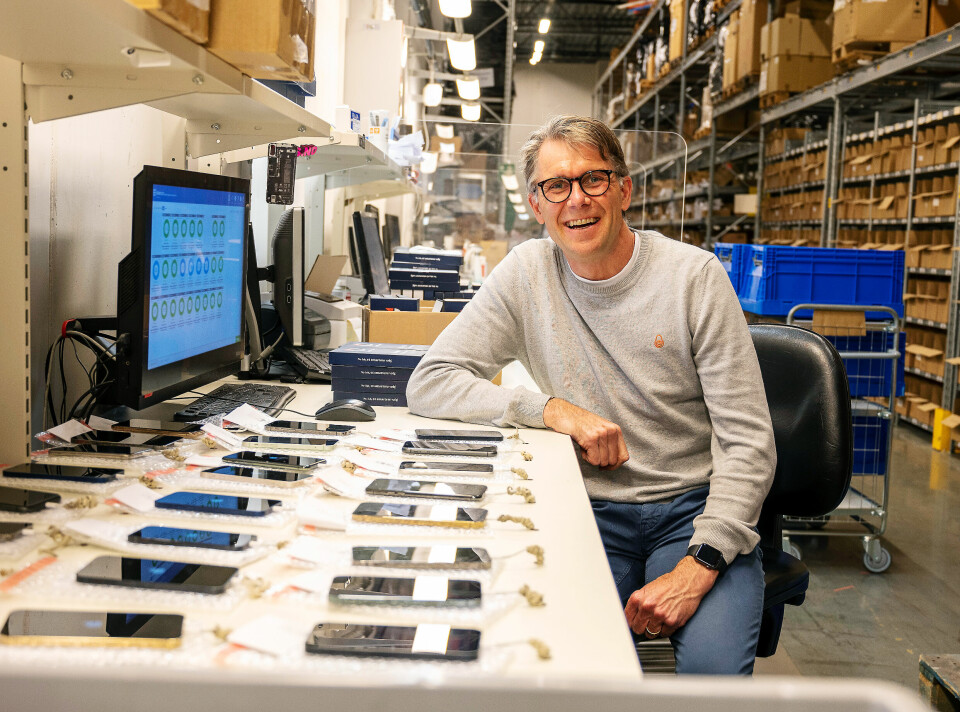 Per-Ivar Kleivdal, partner og innkjøpssjef i One2Cel og Teleoutlet, tror det norske bruktmarkedet på mobil ligger på 200.000 telefoner. Foto: Teleoutlet