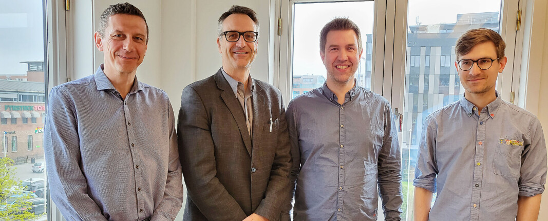 Miljødirektoratet stilte til nettmøte hos Stiftelsen Elektronikkbransjen for å informere om regelverk og tilsyn. F.v: Idar André Haslerud, fagsjef EE i Norsirk, Jan Røsholm, administrerende direktør i Stiftelsen Elektronikkbransjen, Håkon Larsen, sjefsingeniør i Miljødirektoratet og Jone Rivrud Rygg, senioringeniør i Miljødirektoratet. Foto: Marte Ottemo Miljødirektoratet stilte til nettmøte hos Stiftelsen Elektronikkbransjen for å informere om regelverk og tilsyn. F.v: Idar André Haslerud, fagsjef EE i Norsirk, Jan Røsholm, administrerende direktør i Stiftelsen Elektronikkbransjen, Håkon Larsen, sjefsingeniør i Miljødirektoratet og Jone Rivrud Rygg, senioringeniør i Miljødirektoratet. Foto: Marte Ottemo