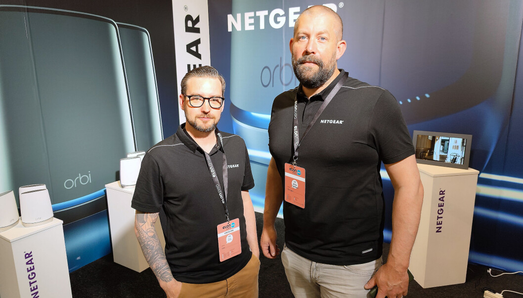 Johan Hoel (t. v) og Martin Jakobsen i Netgear på Elon Expo. Foto: Stian Sønsteng Johan Hoel (t. v) og Martin Jakobsen i Netgear på Elon Expo. Foto: Stian Sønsteng