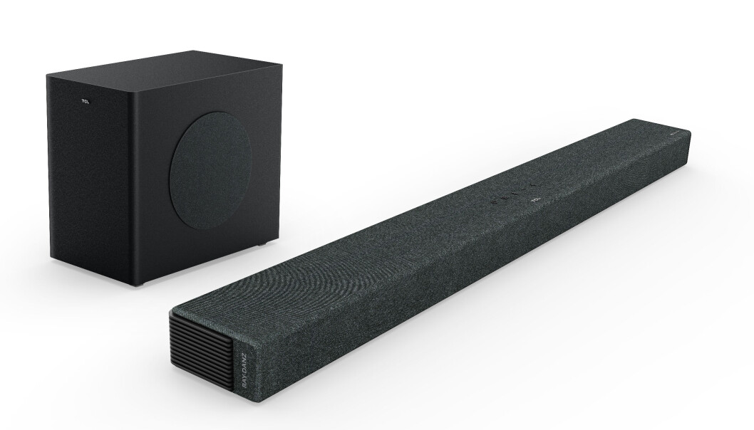 Lydplanken C935UE har 5.1.2 Dolby Atmos og trådløs dypbasshøyttaler (subwoofer), med TCLs akustiske reflektorer med Ray-Danz-teknolgien. Foto: TCL Lydplanken C935UE har 5.1.2 Dolby Atmos og trådløs dypbasshøyttaler (subwoofer), med TCLs akustiske reflektorer med Ray-Danz-teknolgien. Foto: TCL