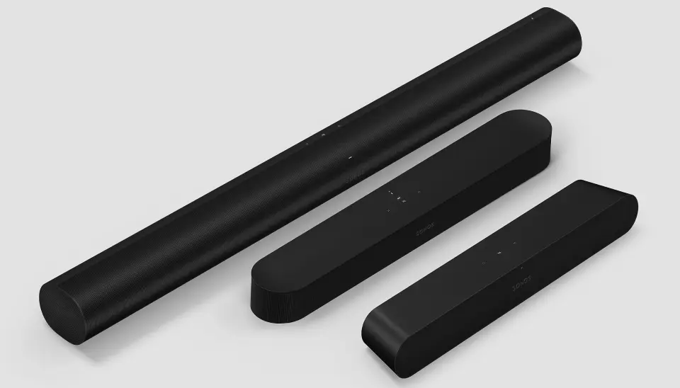 Ray (55,9 cm/3.000,-) er den minste av Sonos lydplanker, og supplerer Beam (65,1 cm/5.000,-) og Arc (114,2 cm/10.000,-). Foto: Sonos Ray (55,9 cm/3.000,-) er den minste av Sonos lydplanker, og supplerer Beam (65,1 cm/5.000,-) og Arc (114,2 cm/10.000,-). Foto: Sonos