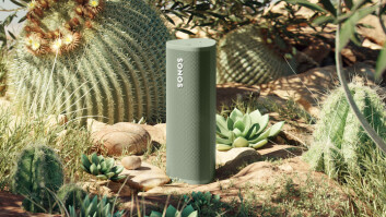 Sonos Roam i fargen Olive, er inspirert av «frodige landskap, fra ørkenkaktus til uberørte parkhager». Pris: 2.000,- Foto: Sonos Sonos Roam i fargen Olive, er inspirert av «frodige landskap, fra ørkenkaktus til uberørte parkhager». Pris: 2.000,- Foto: Sonos