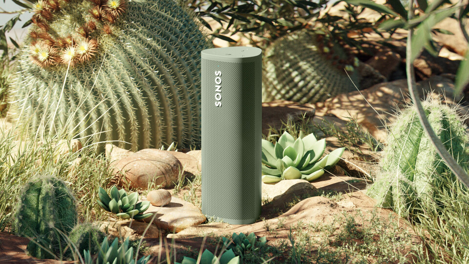 Sonos Roam i fargen Olive, er inspirert av «frodige landskap, fra ørkenkaktus til uberørte parkhager». Pris: 2.000,- Foto: Sonos