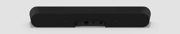 Sonos Ray har en avsmalnende form. Mens Beam og Arc har HDMI eARC, koples Ray til TVen med en optisk kabel. Foto: Sonos Sonos Ray har en avsmalnende form. Mens Beam og Arc har HDMI eARC, koples Ray til TVen med en optisk kabel. Foto: Sonos