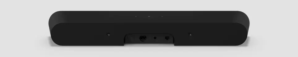 Sonos Ray har en avsmalnende form. Mens Beam og Arc har HDMI eARC, koples Ray til TVen med en optisk kabel. Foto: Sonos Sonos Ray har en avsmalnende form. Mens Beam og Arc har HDMI eARC, koples Ray til TVen med en optisk kabel. Foto: Sonos