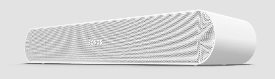 Aki Laine forteller at Sonos har brukt mye tid på utformingen av Ray, som detaljene i grillen. Foto: Sonos Aki Laine forteller at Sonos har brukt mye tid på utformingen av Ray, som detaljene i grillen. Foto: Sonos