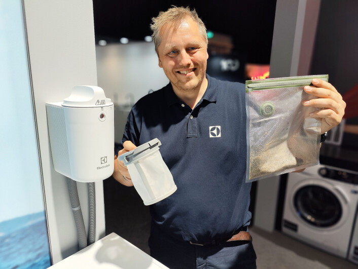 Martin Stenberg viser fram Electrolux’ nye mikrofilter. Foto: Stian Sønsteng Martin Stenberg viser fram Electrolux’ nye mikrofilter. Foto: Stian Sønsteng