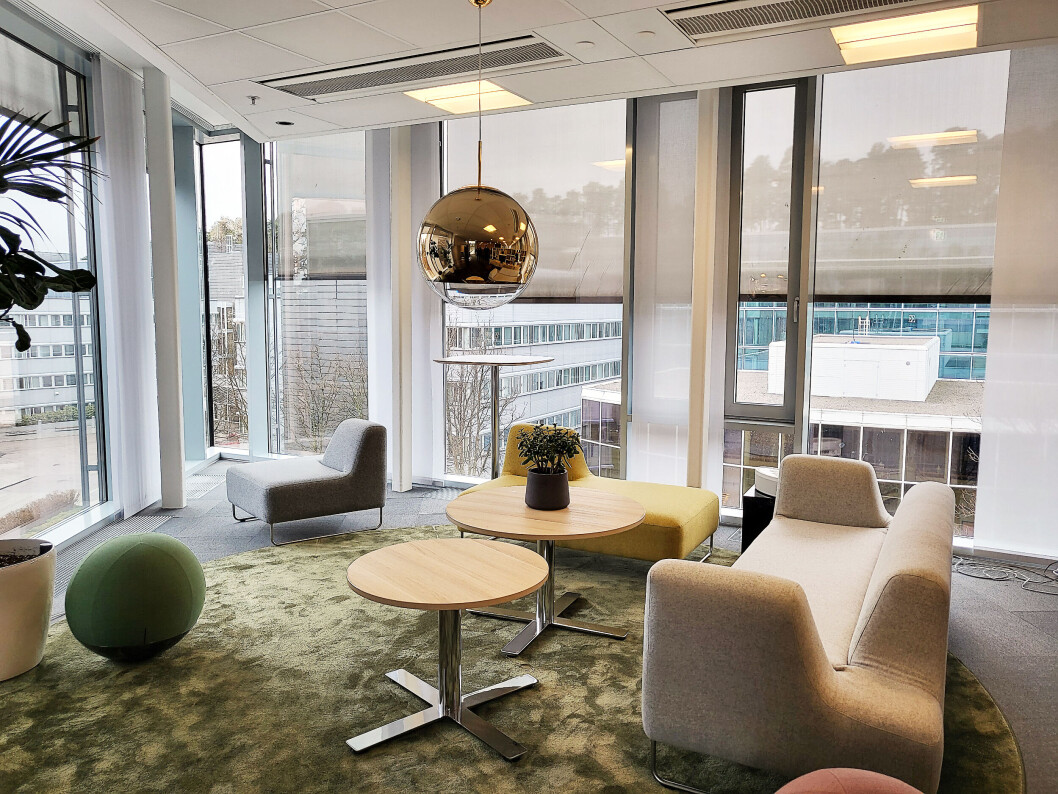 Electrolux har fått plass til en sosial sone på sitt nye kontor. Foto: Marte Ottemo Electrolux har fått plass til en sosial sone på sitt nye kontor. Foto: Marte Ottemo