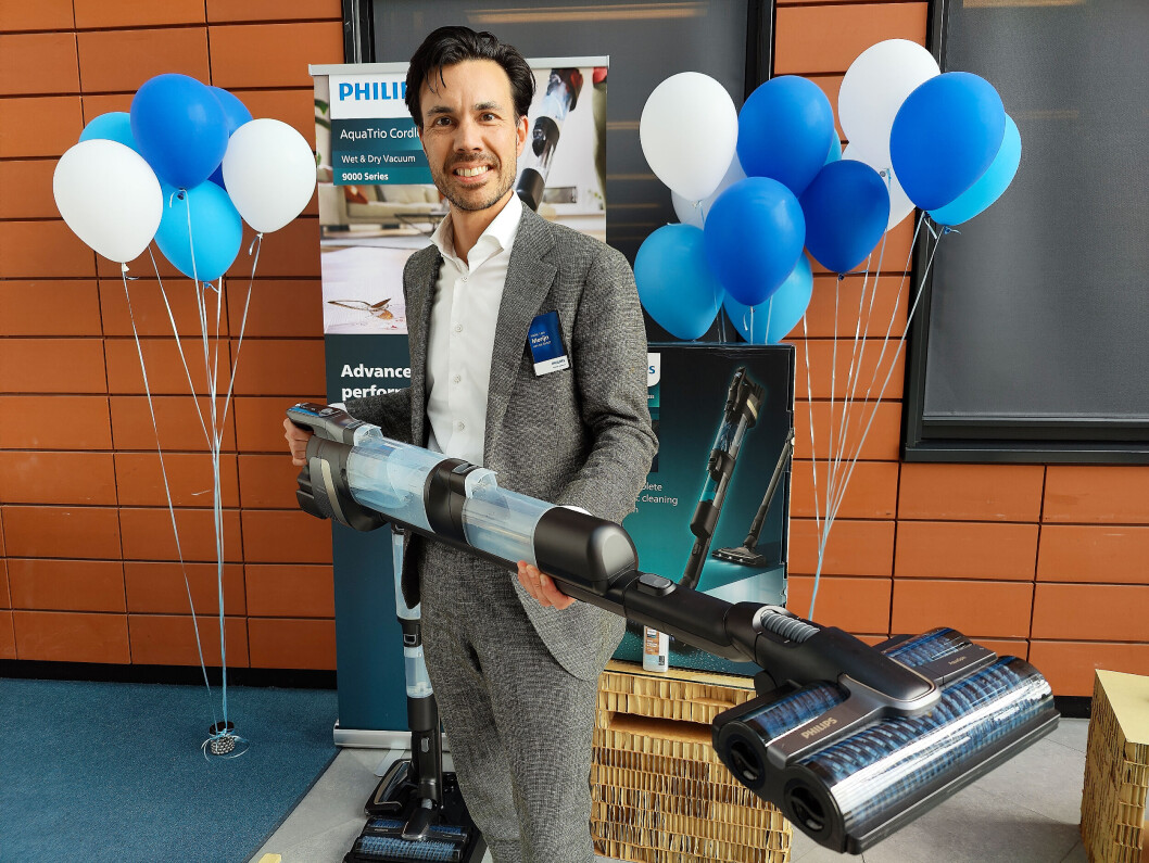 Merijn van de Sandt har ansvaret for forretningskategorien gulvpleie i Philips Domestic Appliances i Drachten, og dermed AquaTrio 9000, som kommer i handelen i september. Pris: 11.500,- Foto: Stian Sønsteng Merijn van de Sandt har ansvaret for forretningskategorien gulvpleie i Philips Domestic Appliances i Drachten, og dermed AquaTrio 9000, som kommer i handelen i september. Pris: 11.500,- Foto: Stian Sønsteng