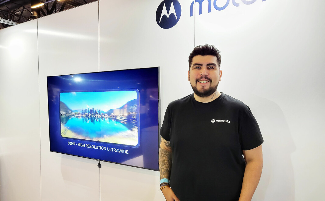Mario Munoz, felttrener i Motorola Sverige, sier selskapet satser mer på høyend-emarkedet enn tidligere. Foto: Marte Ottemo