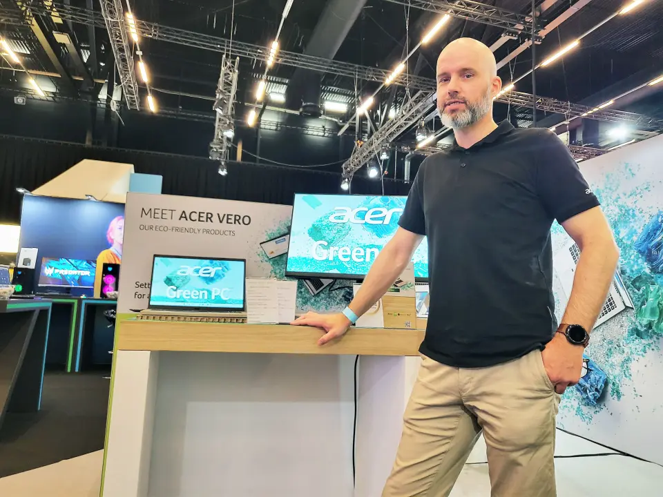 Acer og salgssjef Stig-Ove Langø er blant produsentene som har utviklet mer bærekraftige produkter. Foto: Marte Ottemo Acer og salgssjef Stig-Ove Langø er blant produsentene som har utviklet mer bærekraftige produkter. Foto: Marte Ottemo