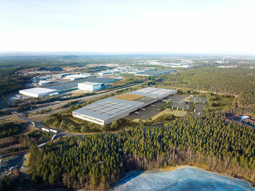 Elkjøps nye lageranlegg (animert i forgrunn) vil ligge på andre siden av veien for dagens sentrallager i Jönköping i Sverige. Illustrasjon: Catena