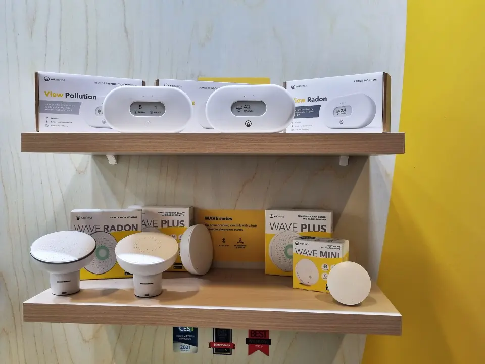 Airthings har et stort utvalg produkter for å måle luftkvalitet. Foto: Jan Røsholm Airthings har et stort utvalg produkter for å måle luftkvalitet. Foto: Jan Røsholm