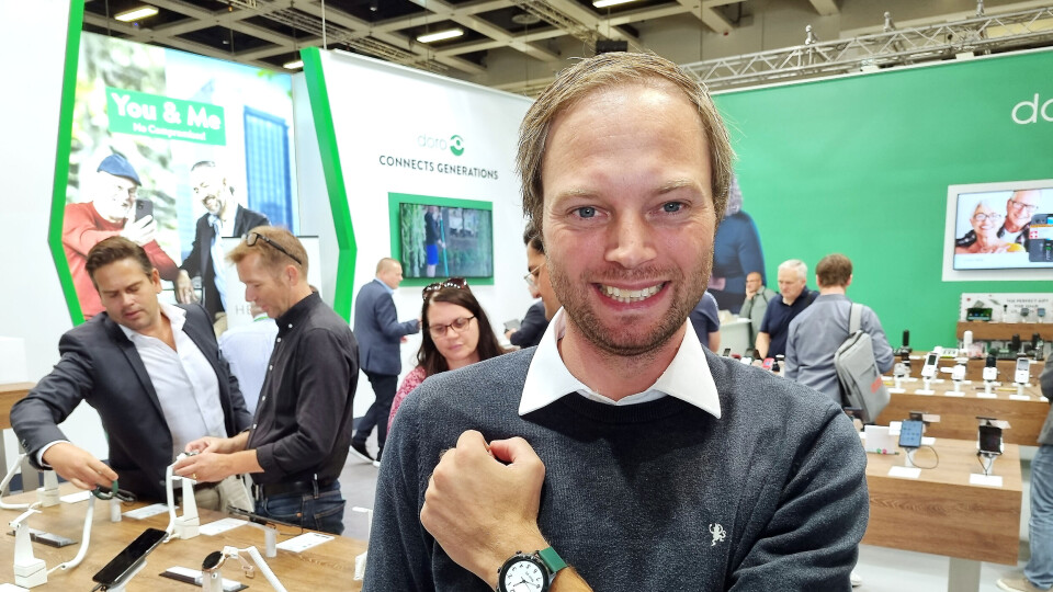 DORO MED KLOKKE OG NETTBRETT