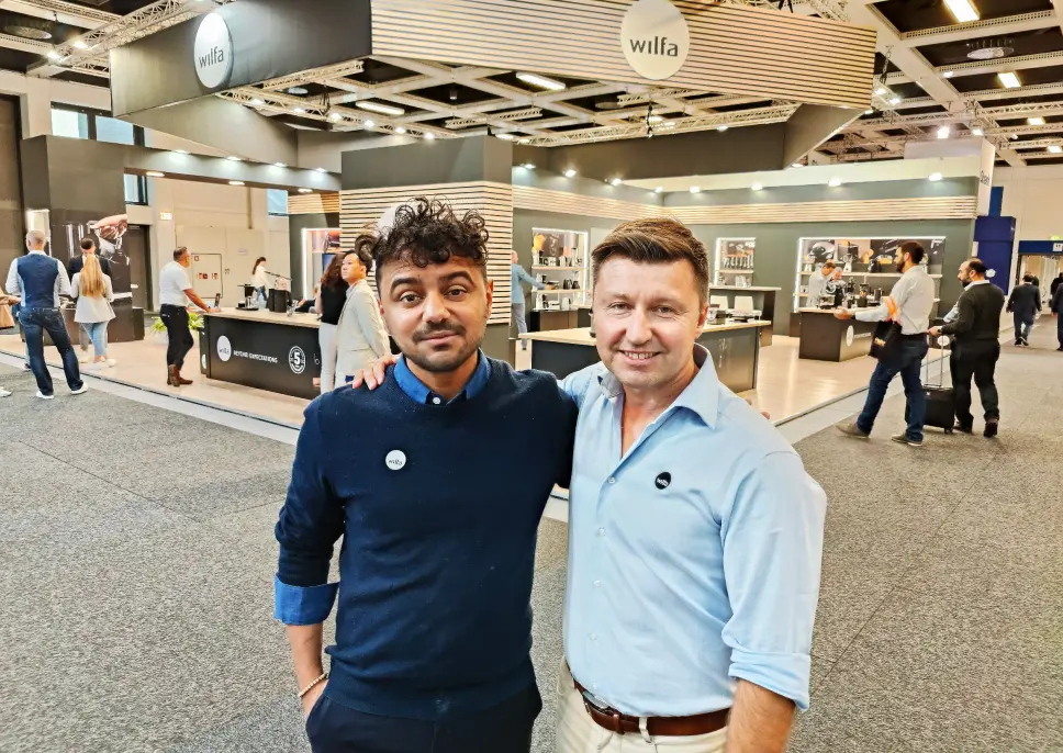 Wilfa-sjef Morten Hoff (t. h.) og eksportsjef Ozman Page har et utstillingsområde på 200 kvadratmeter på årets IFA-messe. Foto: Stian Sønsteng Wilfa-sjef Morten Hoff (t. h.) og eksportsjef Ozman Page har et utstillingsområde på 200 kvadratmeter på årets IFA-messe. Foto: Stian Sønsteng