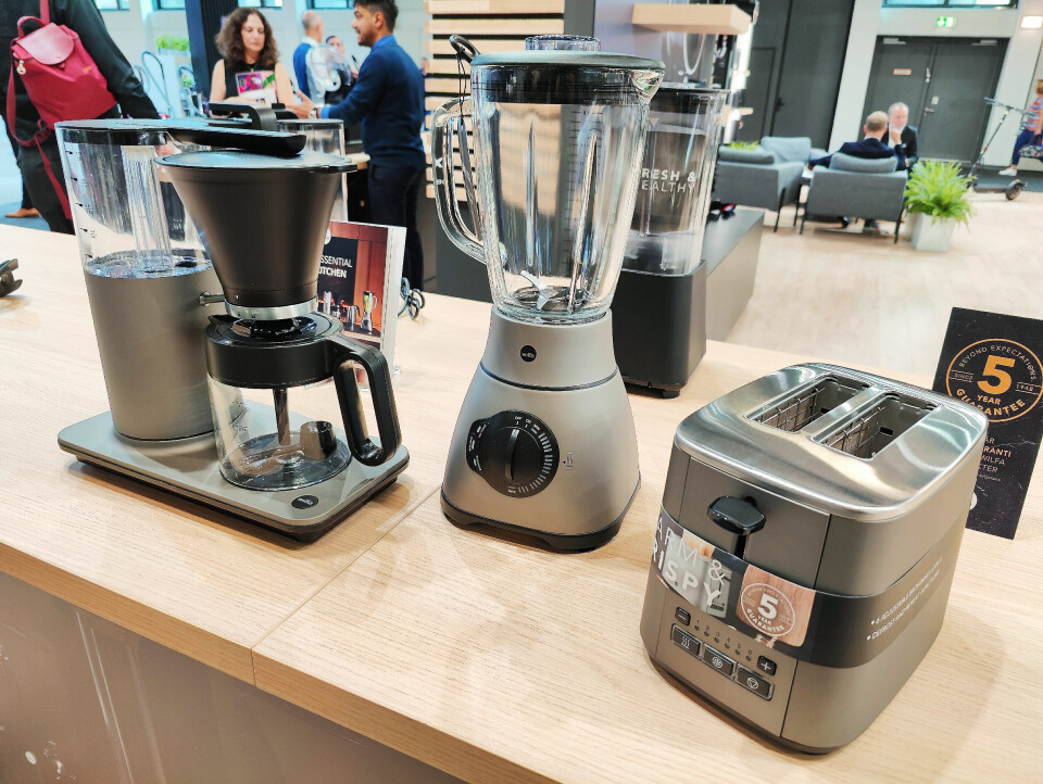 Den nye Wilfa-serien med kaffetrakter, blender og brødrister er lakkert i fargen titanium. Foto: Stian Sønsteng