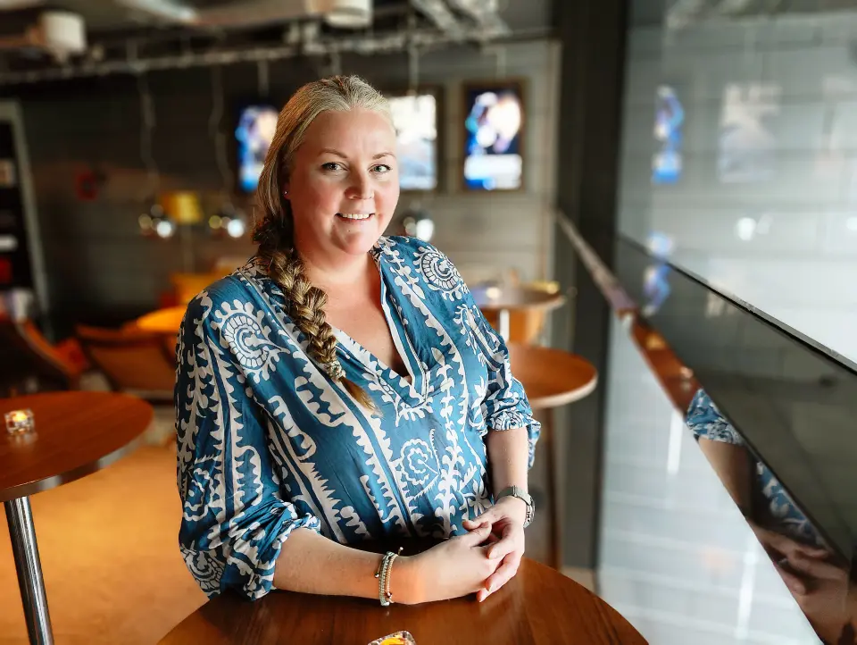 Audiograf Janne Hallset Mykkelbost i Hør foredro om hørselskader og verneprodukter. Foto: Stian Sønsteng Audiograf Janne Hallset Mykkelbost i Hør foredro om hørselskader og verneprodukter. Foto: Stian Sønsteng
