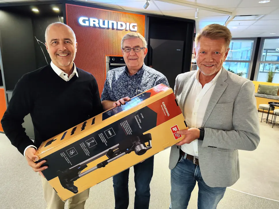 Ståle Braathen (f. v.) i Grundig har inngått distribusjonsavtale med Alf Einar Nygård og Roger Berg i Target. Foto: Stian Sønsteng Ståle Braathen (f. v.) i Grundig har inngått distribusjonsavtale med Alf Einar Nygård og Roger Berg i Target. Foto: Stian Sønsteng