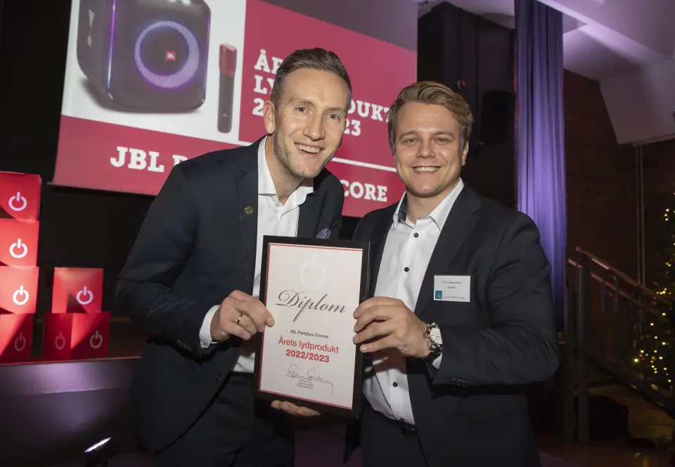 Trond Gulbrandsen (t. v.) og Frederic Wedeld i Harman mottok prisen for «Årets lydprodukt 2022/2023». Foto: Tore Skaar Trond Gulbrandsen (t. v.) og Frederic Wedeld i Harman mottok prisen for «Årets lydprodukt 2022/2023». Foto: Tore Skaar