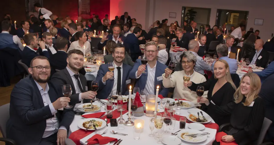 Knut-Eirik Bruvold-Rørnes (f. v.), Kai Joar Kristensen, Tor Helge Kasin, Anders Walmann, Simen Wensaas, Celina Røste og Henriette Hedenstad (alle Samsung). Foto: Tore Skaar Knut-Eirik Bruvold-Rørnes (f. v.), Kai Joar Kristensen, Tor Helge Kasin, Anders Walmann, Simen Wensaas, Celina Røste og Henriette Hedenstad (alle Samsung). Foto: Tore Skaar