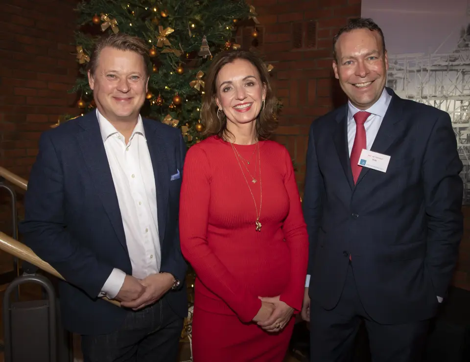 Kveldens foredragsholdere: Bjarne André Myklebust (NRK, f. v.), Linda Frid Andresen (Elkjøp) og Jaan Ivar Semlitsch (Scilla). Foto: Tore Skaar