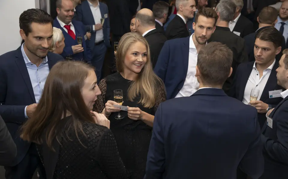 Per Robertson (f. v.), Ane Bryn-Haugland og Elise Reiten (alle Mill International), Jørgen Winje, Simen Stockinger og Christoffer Corneliussen (alle Samsung). Foto: Tore Skaar