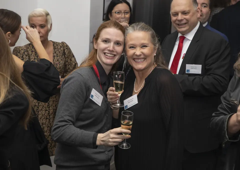 Santina Crolla (t. v.) og Lisbeth Bjerknes (begge CEWE Norge). Foto: Tore Skaar