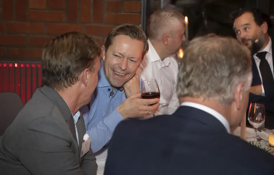 Espen Vik (f. v.), Thomas Aaslie-Fjell, Thomas Antonsen (alle BSH) og Stian Sønsteng (Elektronikkbransjen). Foto: Tore Skaar