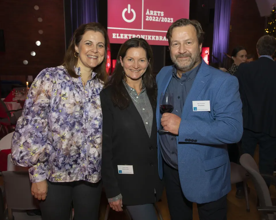 Cathrine Storhaug (f. v.) og Solfrid Liland (begge Epson Europe) og Bernt Sivertsen (GPBM Nordic/GP Batteries). Foto: Tore Skaar