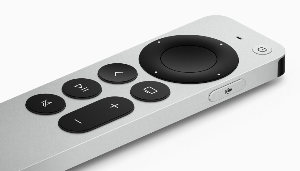 Fjernkontrollen Siri Remote har en dedikert knapp på siden for stemmestyring. Foto: Apple