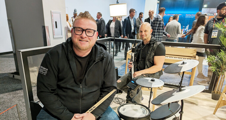 TOPPLYD I RIMELIGE TROMMESETT