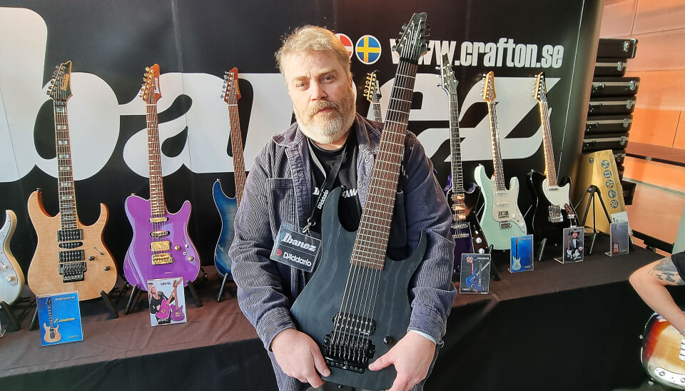 Magnus Olsson i Crafton med Meshuggahs signaturgitar Ibanez M80M, med ekstra lang skala. Pris: 19.500,- Foto: Jan Røsholm Larvik gitarfestival 4Sound