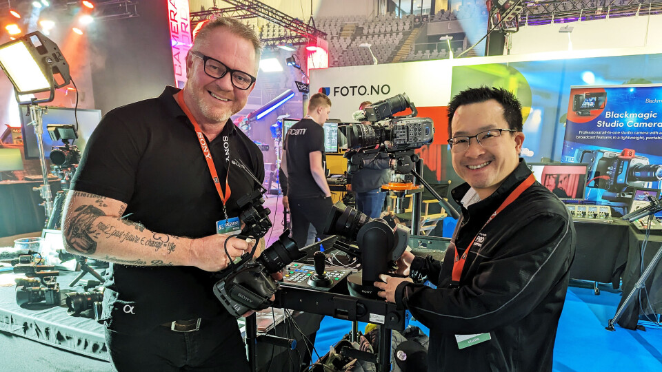 FJERNSTYRT I FULLFORMAT