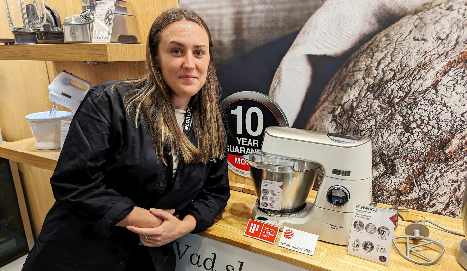 Marie Andersson, produktmarkedssjef for Kenwood i De'Longhi Scandinavia, med Titanium Chef Baker. Pris: 6.000,- Foto: Stian Sønsteng