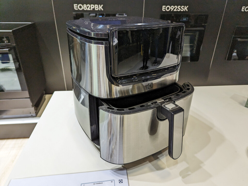 Electrolux har ifølge Kjetil Byberg-Moi hatt suksess med sine luftfrityrmaskiner. Foto: Stian Sønsteng
