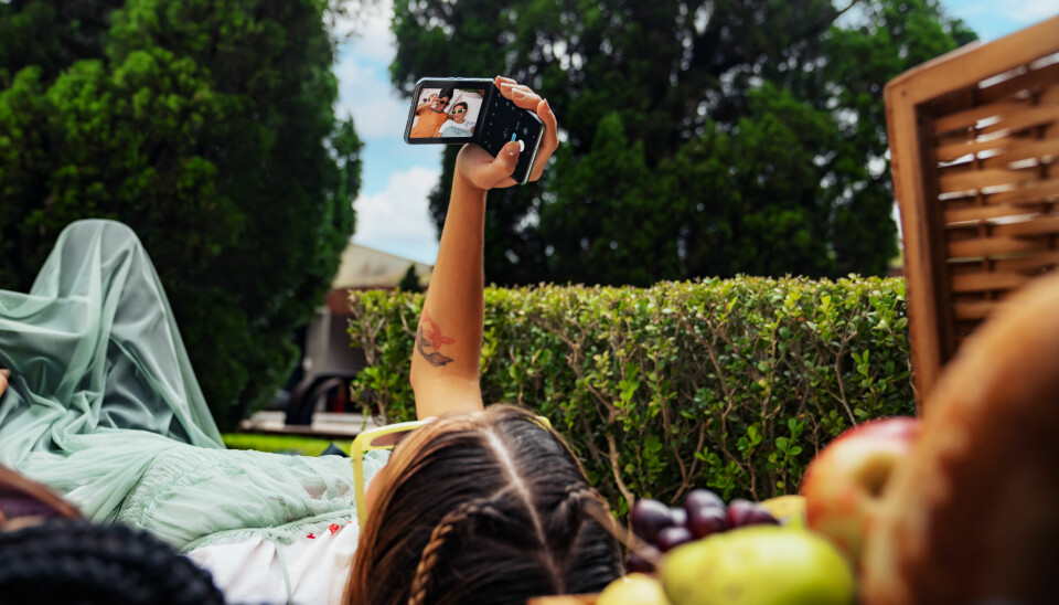 Hold videosamtaler enkelt med telefonen i åpen tilstand. Foto: Motorola