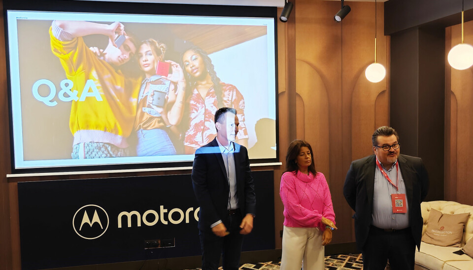 Produktsjef David Wallace, merkevareansvarlig Renata Altenfelder og EMEA-sjef Fabio Capocchi presenterte Motorolas nyheter til pressen under en pressekonferanse i Madrid i sommer. Foto: Marte Ottemo