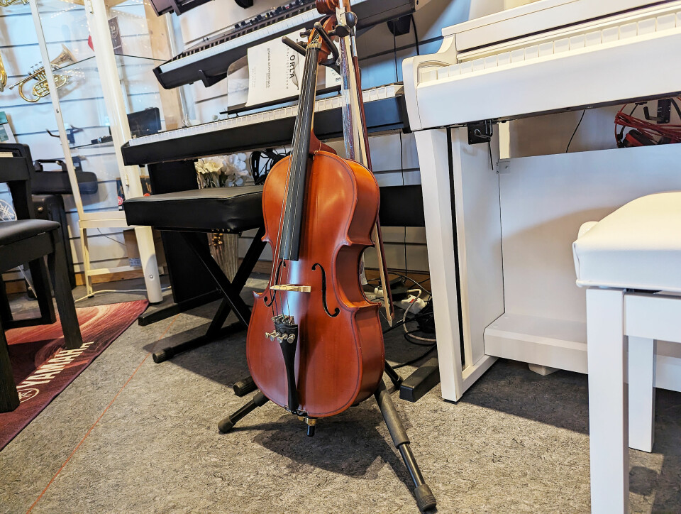 Fioliner og celloer selger ID musikk fra Gewa, Leonardo, Morgan, NS Design, Palatino, Soundsation, Stagg, The Realist og Yamaha. Foto: Stian Sønsteng
