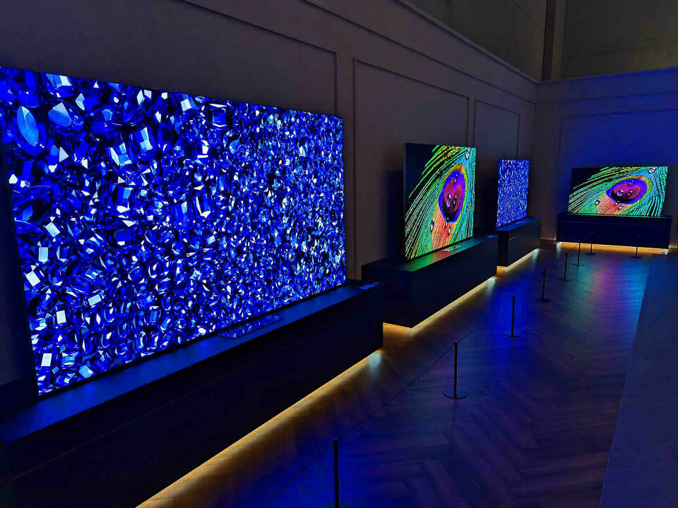 Samsungs portefølje med mikro-led TVer utvides nå med størrelsene 76, 89, 101 og 114 tommer, i tillegg til 110-modellen som allerede er i salg til 1,5 millioner kroner. Foto: Stian Sønsteng