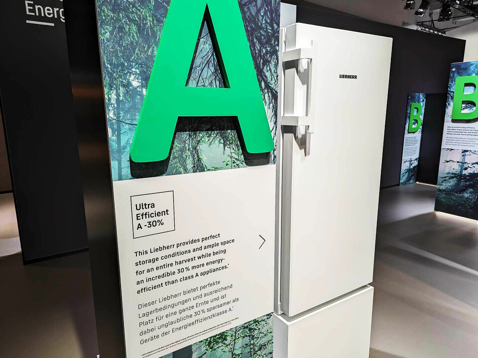 Lebherr lanserer verdens første kjøleskap med energimerke A -30%; RBa30, med 160 liter kapasitet og fem BioFresh-skuffer, som holder 0,4 grader. Foto: Stian Sønsteng