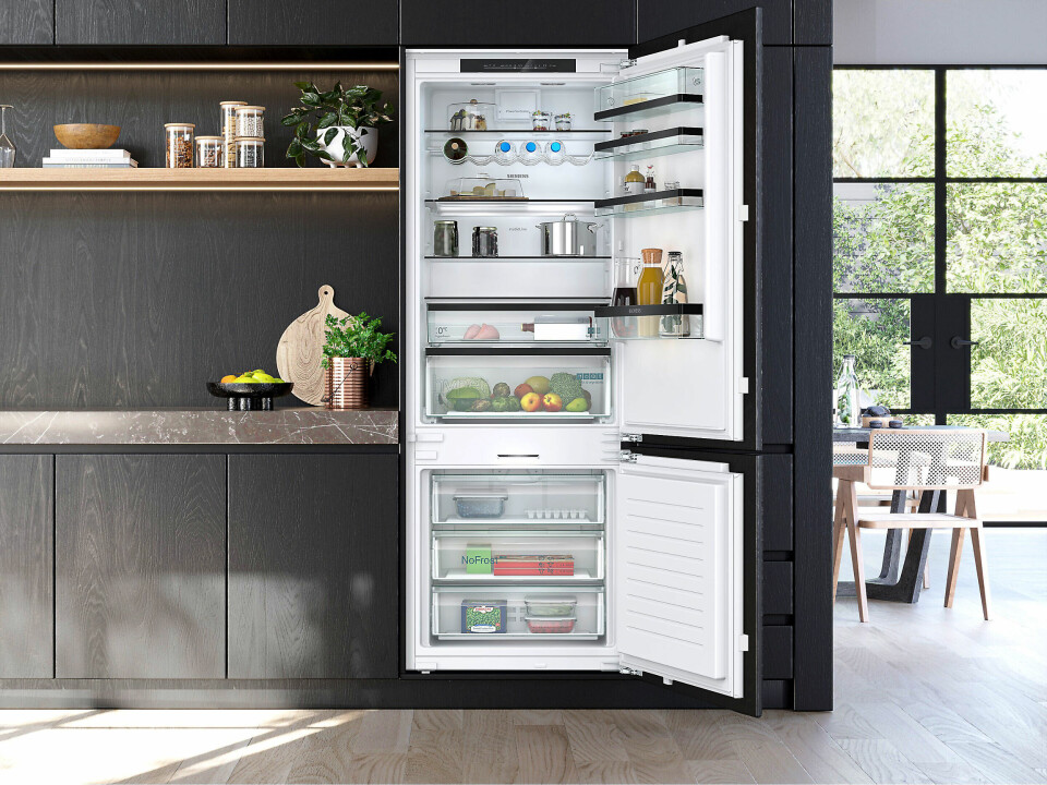 Nå har BSH fått større innvendig plass i sine kjøleskap for innbygging. Foto: BSH