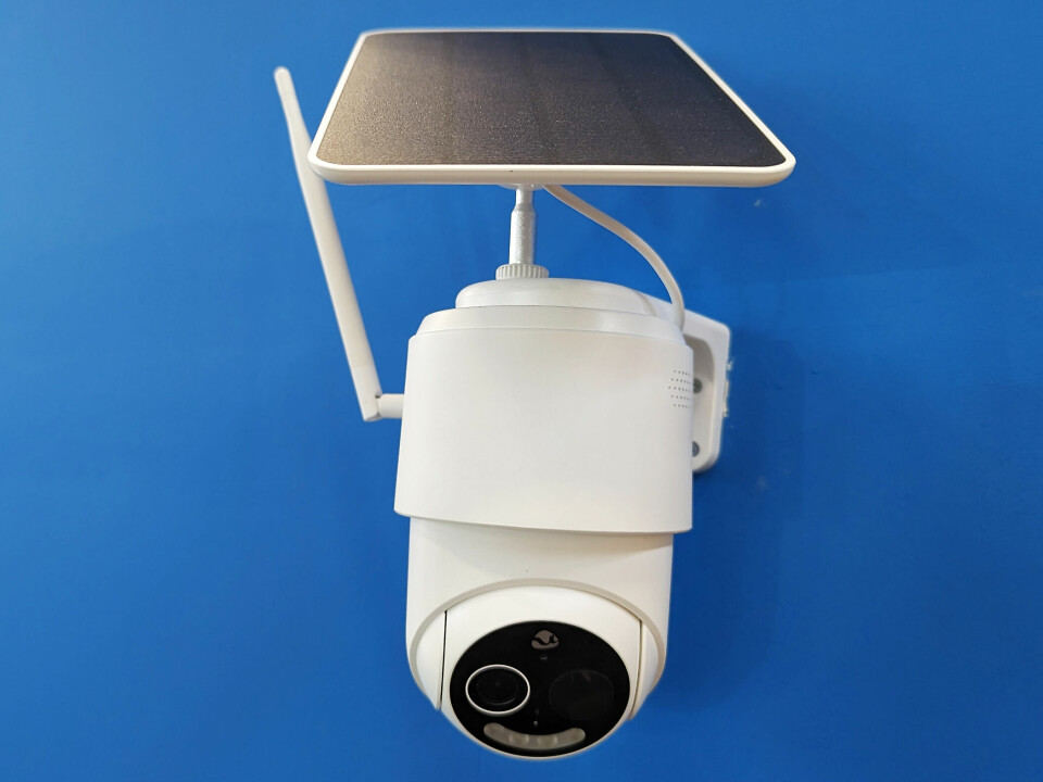Nedis' overvåkningskamera med pan/tilt-funksjon, solcellepanel og 4G-modul. Pris: 2.000,- Foto: Stian Sønsteng
