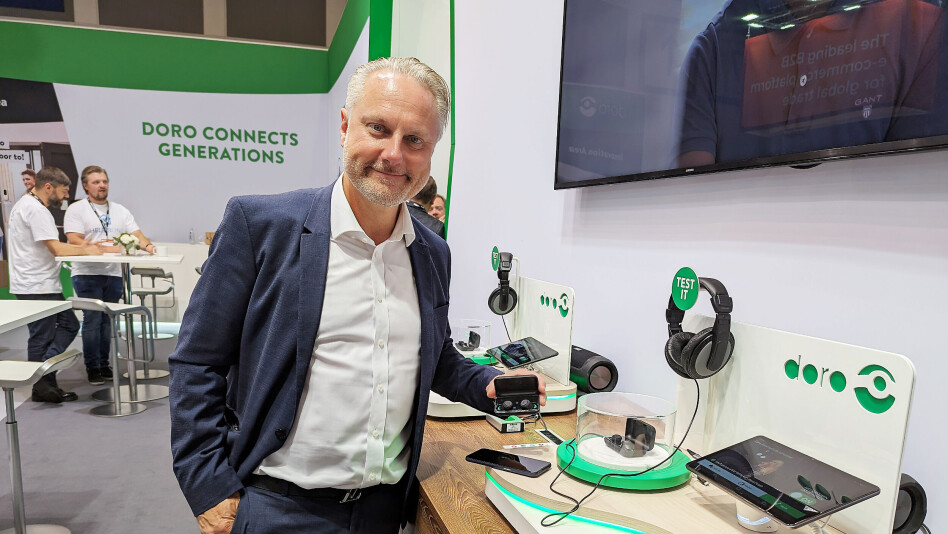 KOMPENSERER FOR DÅRLIG HØRSEL