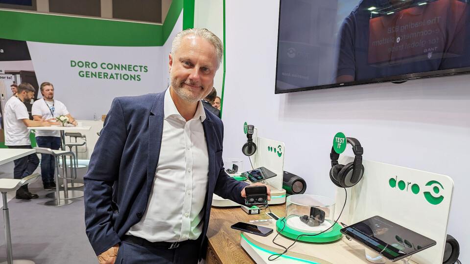 KOMPENSERER FOR DÅRLIG HØRSEL