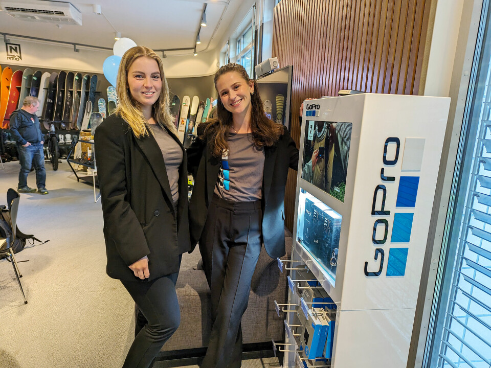 Louise Hoff (t. v.) og Ine Løvseth Hegland i Response Nordic under GoPro-lanseringen 13. september ved selskapets Oslo-kontor i Nydalen. Foto: Stian Sønsteng