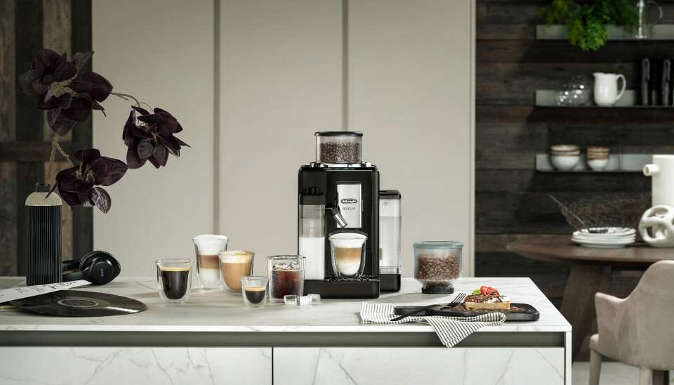 De'Longhi Rivelia har to utskiftbare bønnebeholdere, og kommer i handelen i oktober. Pris: 9.200,- Foto: De'Longhi